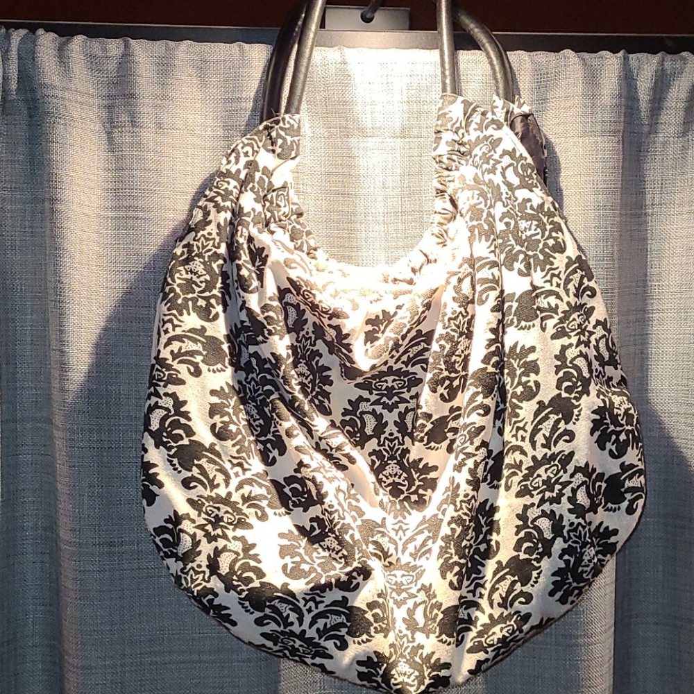 Black and white floral cloth handbag